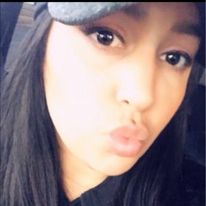 Meet your Posher, Vanessa